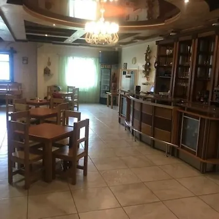 מלון стрілець